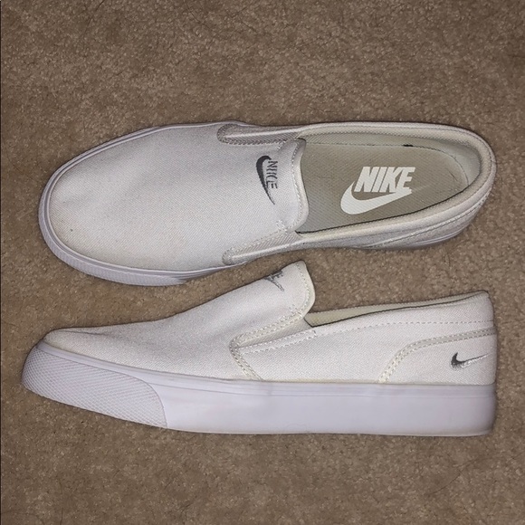 Nike Shoes - Nike slip on shoes